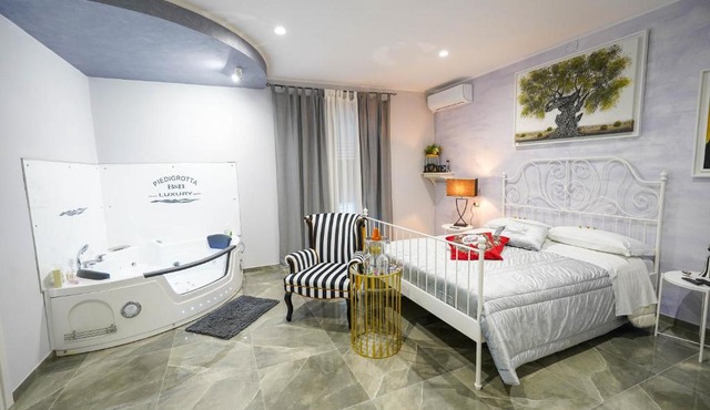 Piedigrotta Magique Luxury