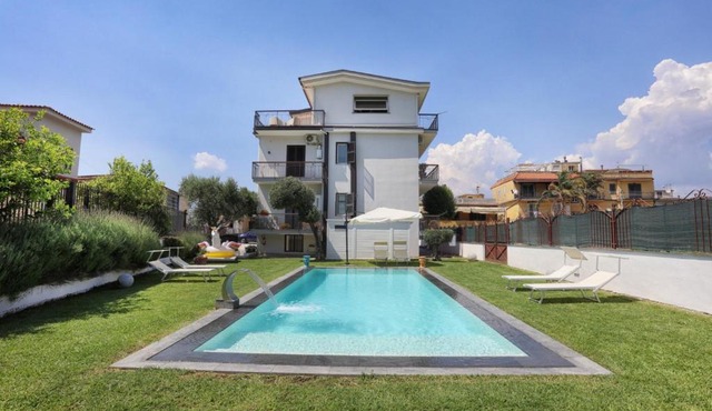 Pompei Pool Relax
