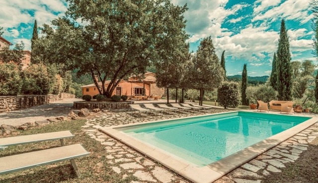 Private Villa between Umbria and Tuscany with pool