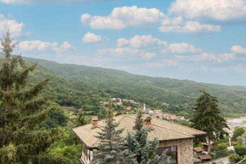 Quiet Mountain Retreat near Cabella Ligure