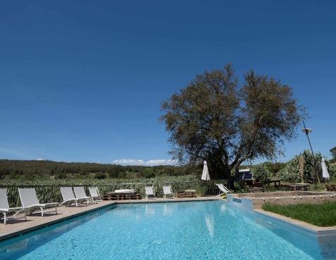 RaMi Rural Resort con piscina e vicino al mare