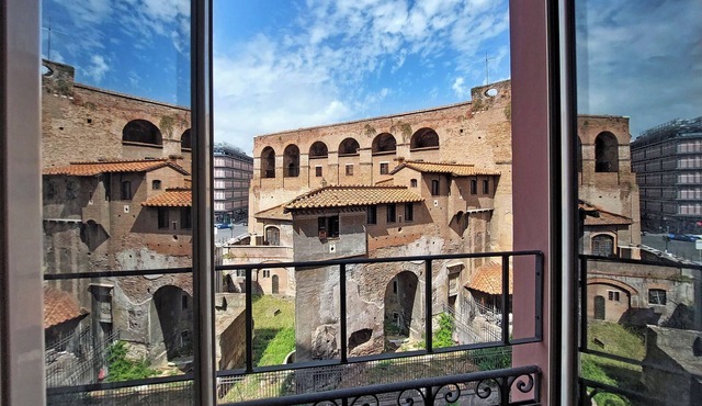 Romulus Rooms