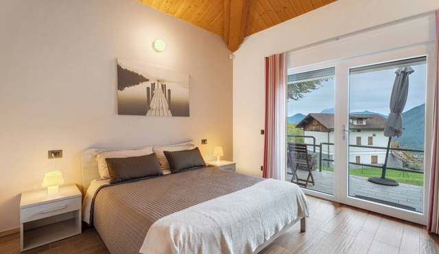 Room 'Rosa' with Mountain View, Private Terrace and Wi-Fi