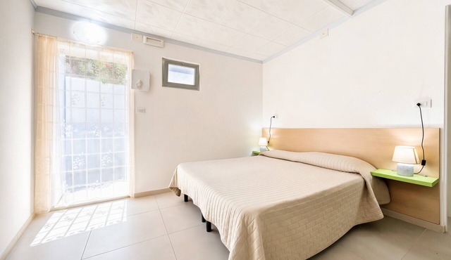San Michele - 5 - Bungalow with Sea View Window, Wi-Fi and Air Conditioning