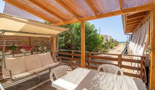 Seaside Apartment with Pool and Wi-Fi – Pets Allowed