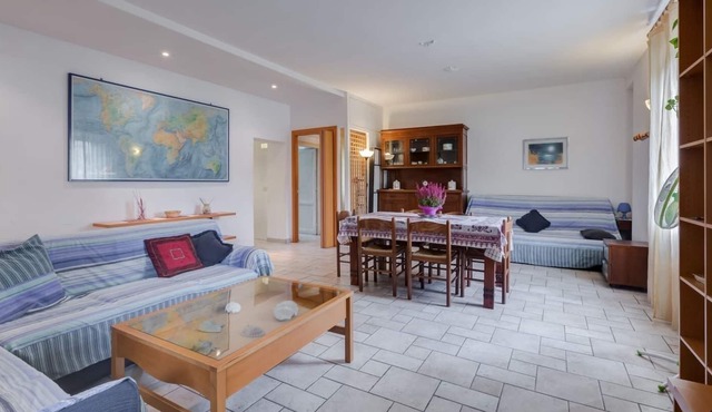 Spacious and cozy, 6+3 beds, free Wifi, near Eur