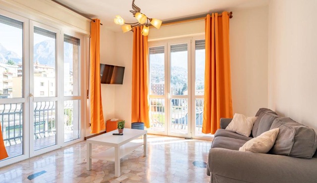 Spacious bright apartment with panoramic views