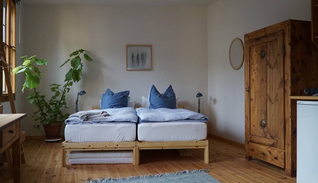 Studio castle view, private bathroom outside the room, garden, sauna in Greiz