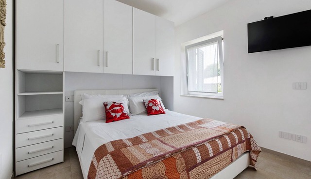 Studio 'La Villa Del Caribe Mono Catalina' with Lake View, Wi-Fi and Air Conditioning