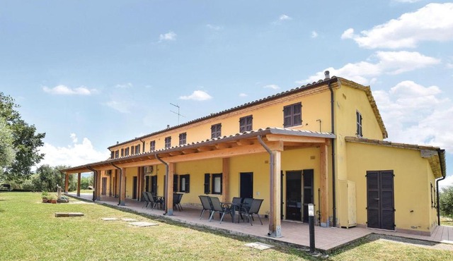 Stunning apartment in Montefelcino with 2 Bedrooms