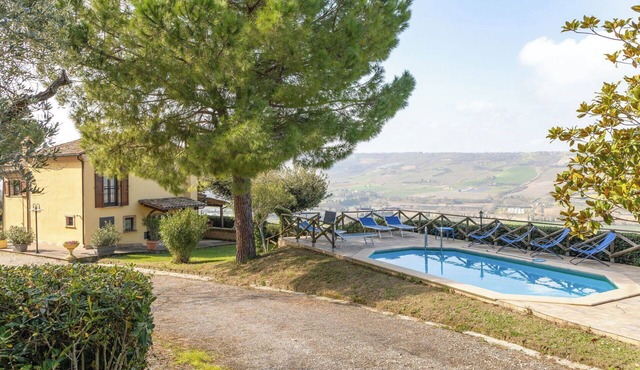 Stunning private villa with private pool, WIFI, terrace, pets allowed and panoramic view