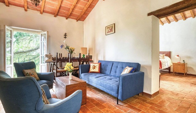Stunning private villa for 9 guests with WIFI, TV, patio and panoramic view