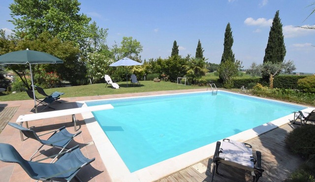 Stunning private villa with A/C, WIFI, private pool, TV, patio, pets allowed and panoramic view