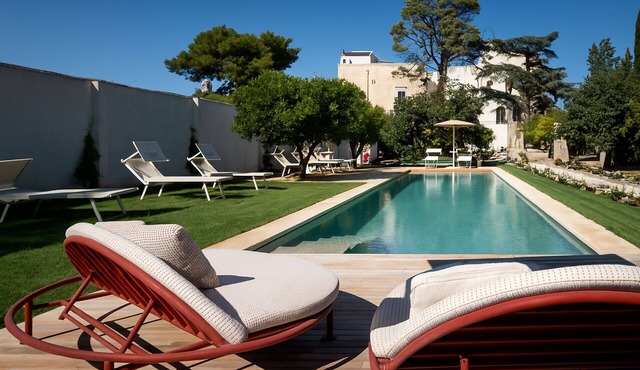 Stunning private villa for 18 guests with WIFI, A/C, private pool and TV, close to Otranto
