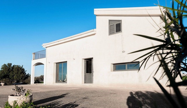 Stunning private villa for 9 people with A/C, WIFI, TV, patio, pets allowed and panoramic view