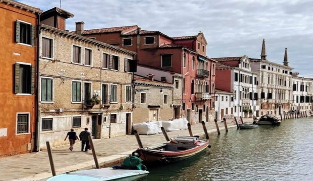 Timeless Elegance with Canal Views in Cannaregio