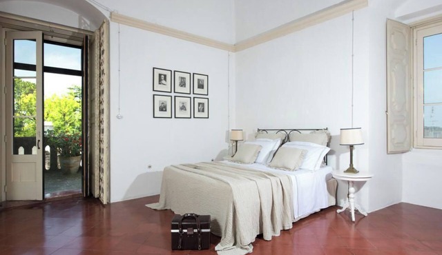 Tower Suite with private terrace and access to the park and swimming pool