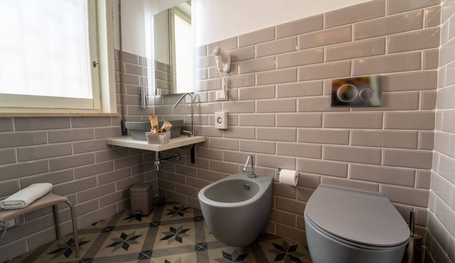 Triple room-King-Ensuite with Shower-Balcony