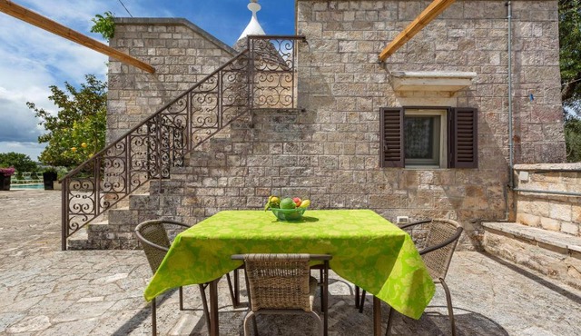 Trullo Ventura by BarbarHouse