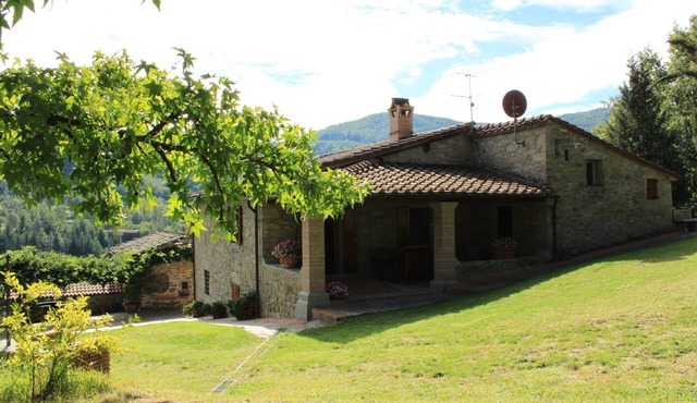 TUSCANY HOUSE IN POPPI (CASENTINO) WITH SWIMMING POOL