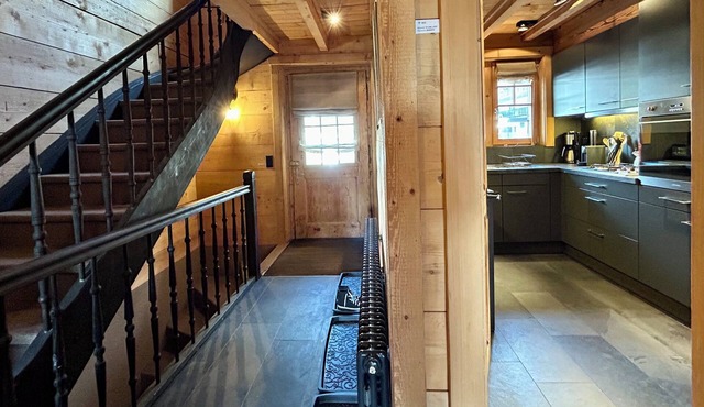 Unique, High-design & Spacious 6-bedrooms Chalet in Villars centre!