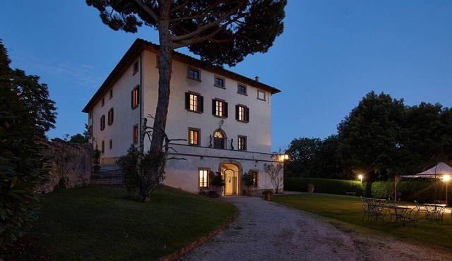 Villa Borgo Il Castagno – Historic Villa with Private Pool in the Tuscan Hills