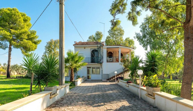 Villa 'Degli Ulivi' with Private Terrace and Air Conditioning