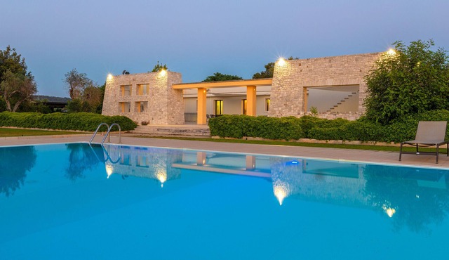 Villa Iride 10+2, Emma Villas