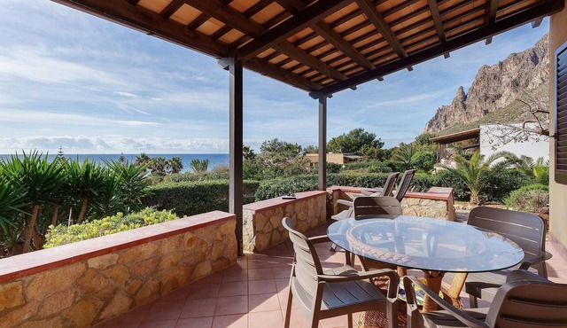 Villa 'Levante - Cornino' with Sea View, Wi-Fi and Air Conditioning