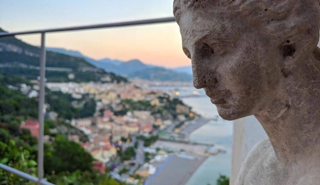 Villa Neptune at the beginning of the Amalfi Coast CIN No. IT065157B4VGM390GL.