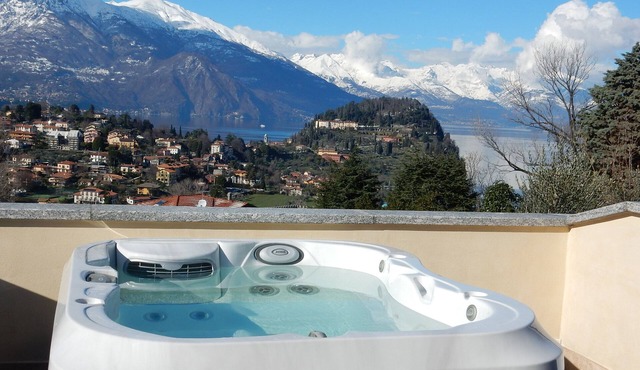 "Villa primula" with private jacuzzi, garden, 3 terraces, free parking