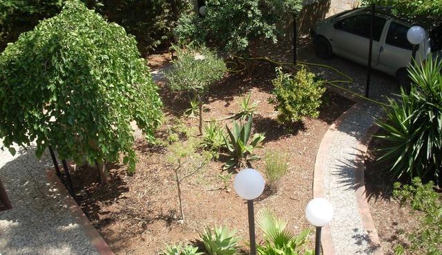 VILLA TWO STEPS FROM THE SEA IMMEDIATELY AVAILABLE