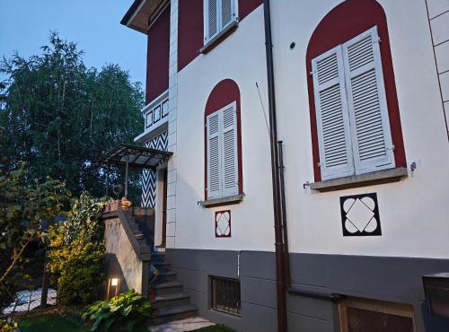 Villa WOLF - A 1919 original Swiss Villa with Garden near Como