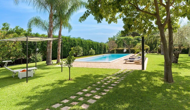 Wonderful private villa for 6 people with WIFI, A/C, private pool and terrace