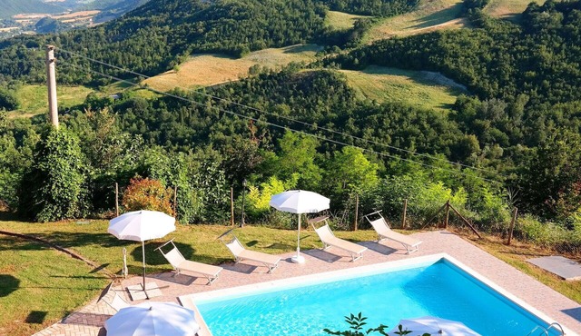 Wonderful private villa with private pool, WIFI, TV, terrace and panoramic view, close to Urbino