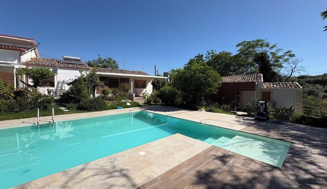 Wonderful villa for 4 guests with A/C, WIFI, pool, TV, patio and panoramic view