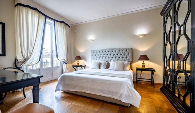 YID D'Azeglio luxury apartment with parking