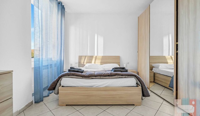ZAN20: A Comfortable and Bright Apartment in Milan