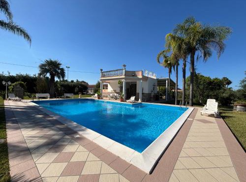 Zeus Depandance in Villa con piscina