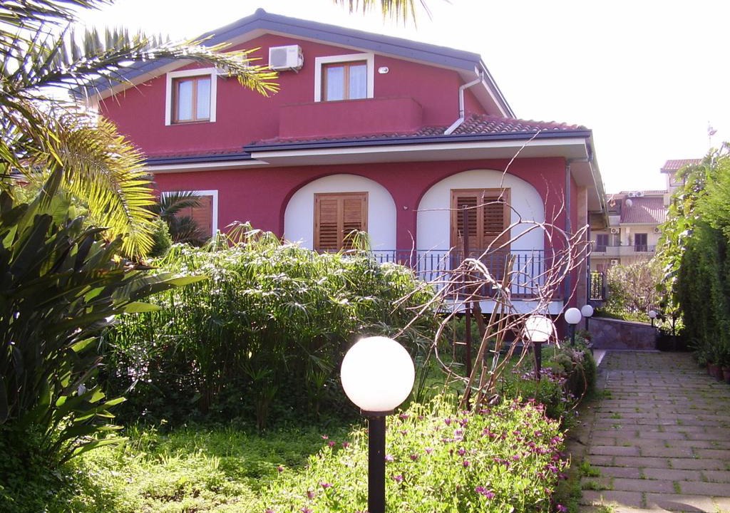 Aci Sant'Antonio Hotel | B&B Casalotto Inn