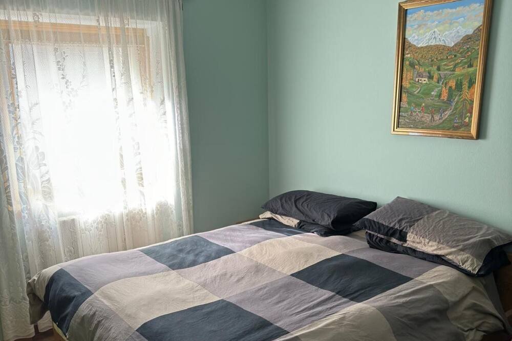 Valtellina Apartment | Apartment 'Ampio Appartamento Vicino A Bormio' with Mountain View, Balcony and Wi-Fi