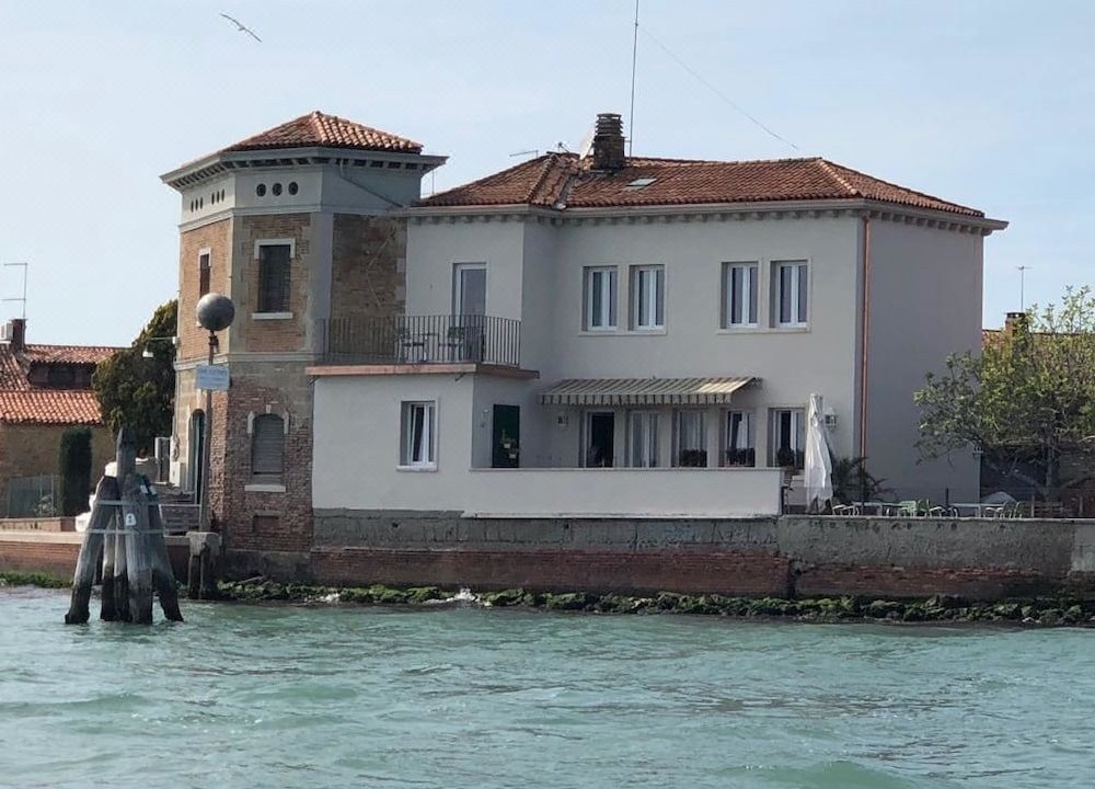 Photo of Buildings in Longa