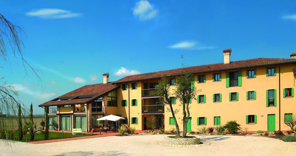 Photo of Buildings in Fraforeano