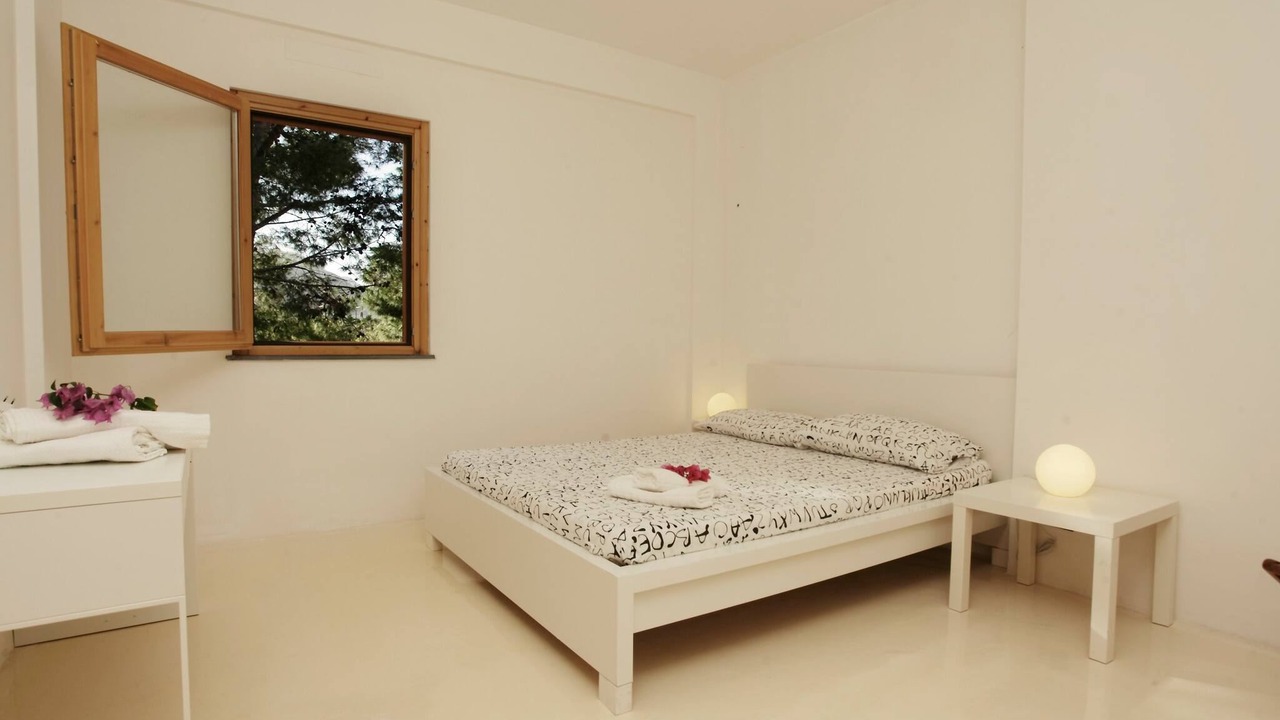Photo of Bedroom in Torre Colonna-sperone