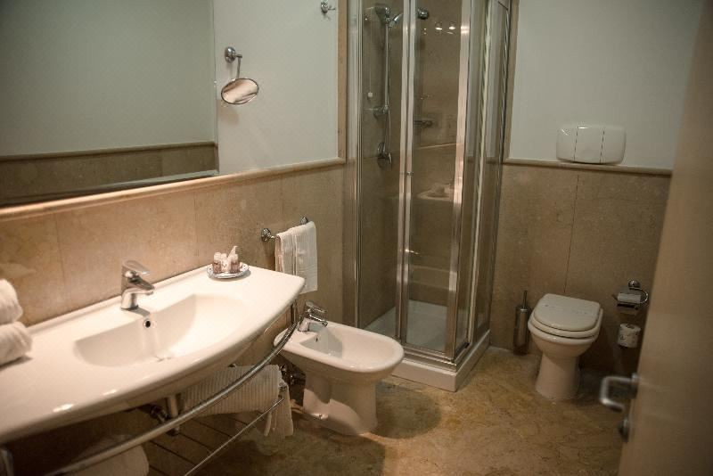 Photo of Bathroom in Nubia