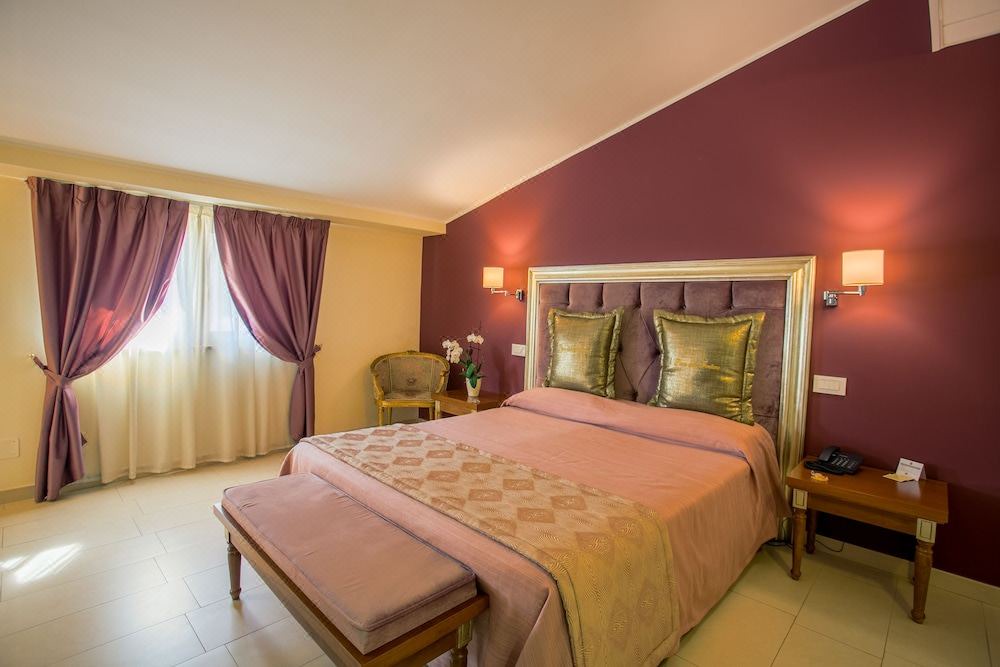 Photo of Bedroom in Tiche