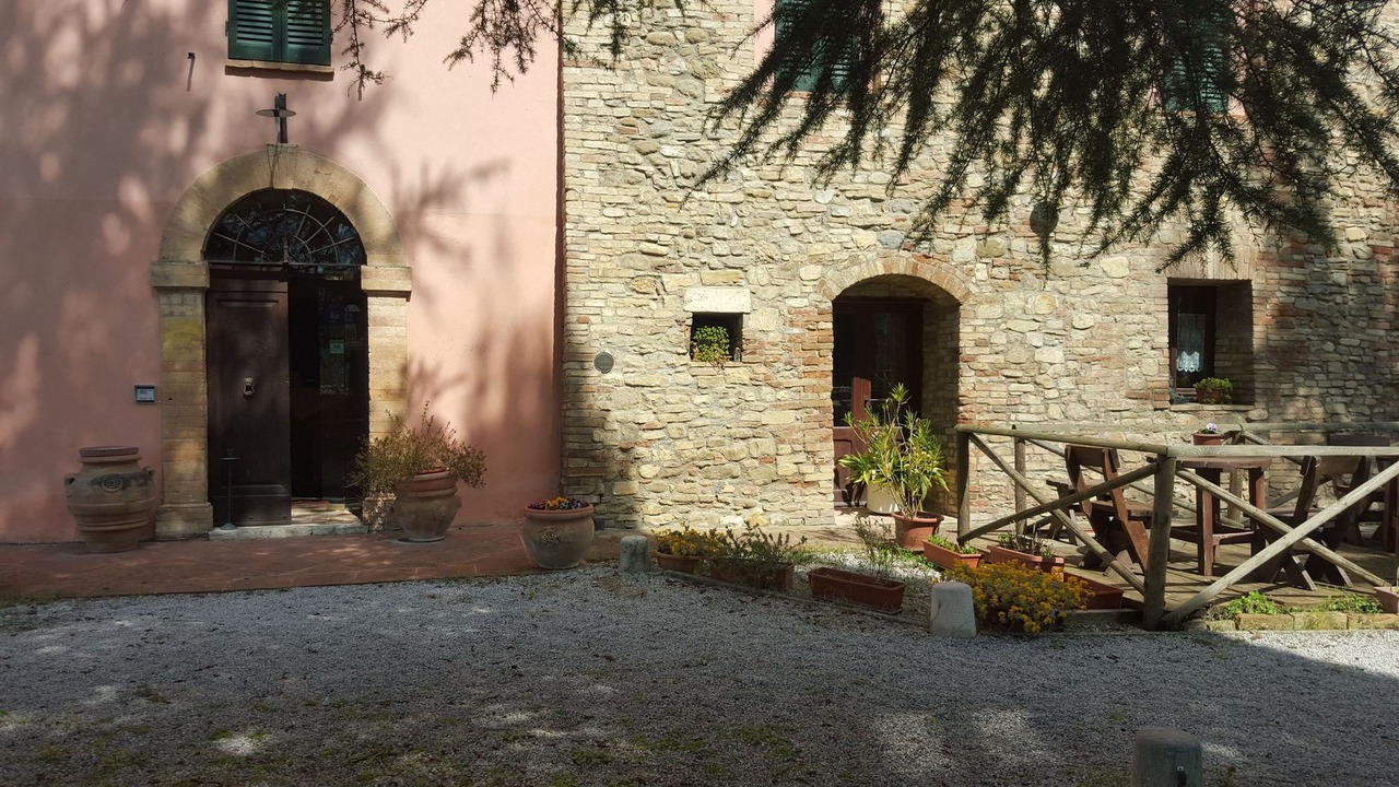 Photo of Buildings in Montelovesco