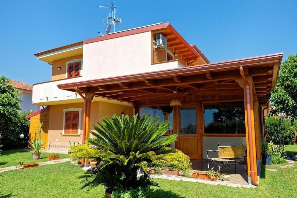 Photo of Buildings in Botricello