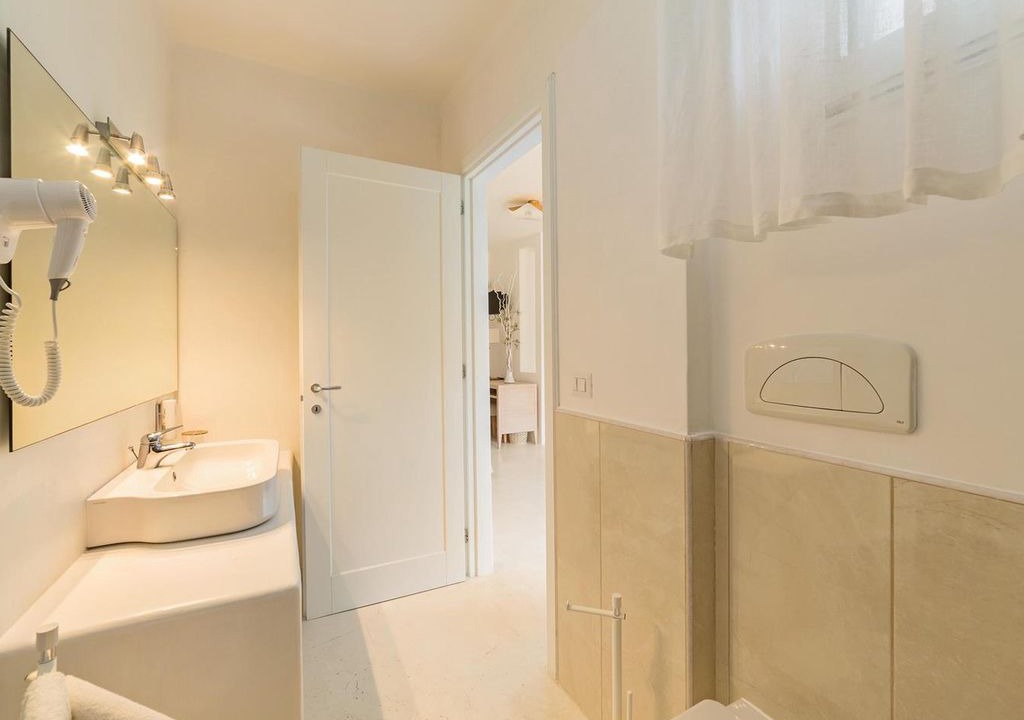 Photo of Bathroom in Pittuini