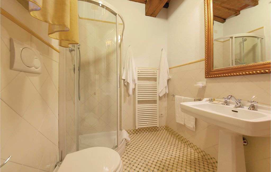 Photo of Bathroom in Buti
